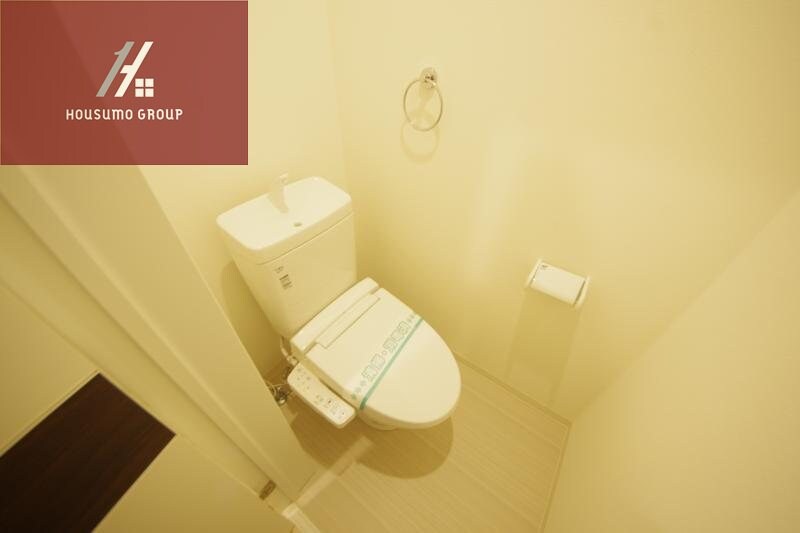 物件内観写真9　(シンプルで使いやすい玄関です)