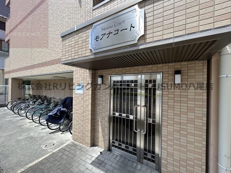 物件外観写真2　(清潔なロビーです)