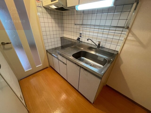 物件内観写真23　(コンパクトなキッチンで掃除もラクラク)