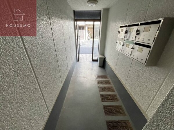 ロビー・ラウンジ(建物の内部です)