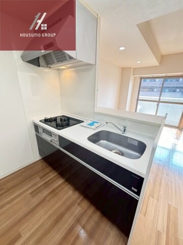 物件内観写真8　(コンパクトなキッチンで掃除もラクラク)