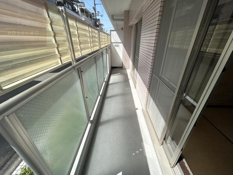 物件内観写真13　(広々としたバルコニーです)