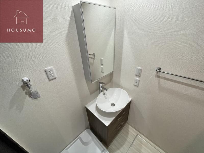 物件内観写真19　(使いやすい独立洗面台です)