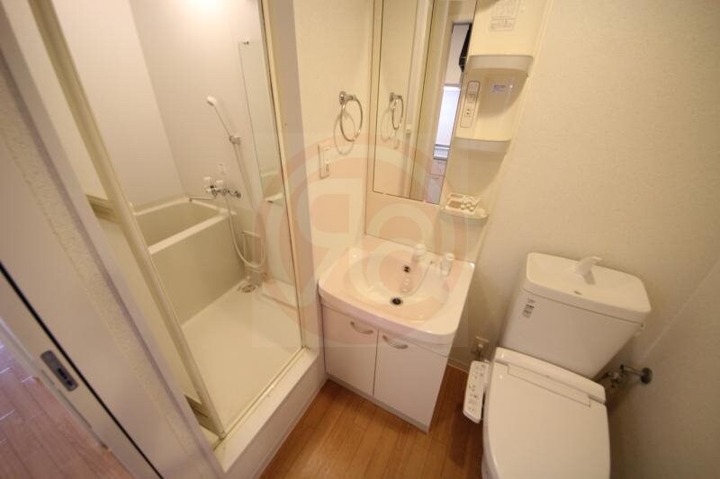 物件内観写真18　(ゆったりとスペースのある洗面所)