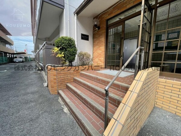 ロビー・ラウンジ(建物の内部です)