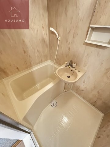 物件内観写真6　(日々の疲れを癒すお風呂付です)