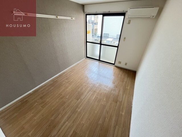 物件内観写真7　(使い勝手のいい寝室です)