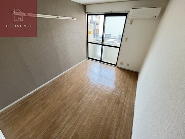 寝室(使い勝手のいい寝室です)