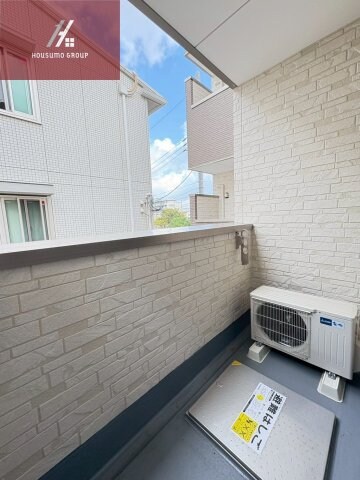 物件内観写真14　(お洗濯にも便利なバルコニー付き)