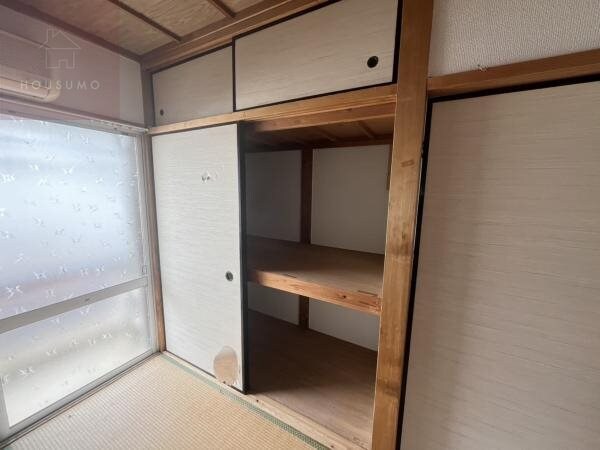 収納(小物を収納するのに便利です)
