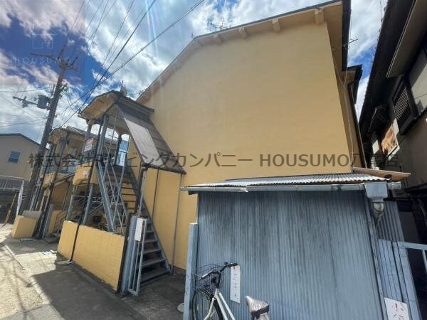 物件外観写真1　(外観もきれいです)