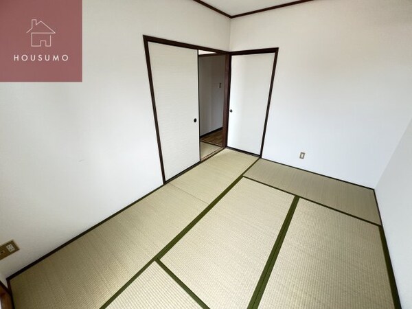 寝室(使い勝手のいい寝室です)
