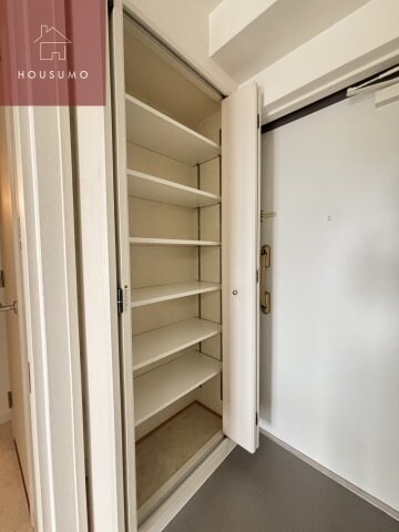 物件内観写真13　(専用の収納スペースです)