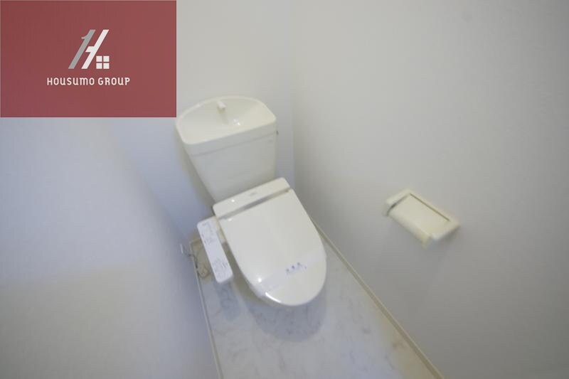 物件内観写真9　(シンプルで使いやすいトイレです)