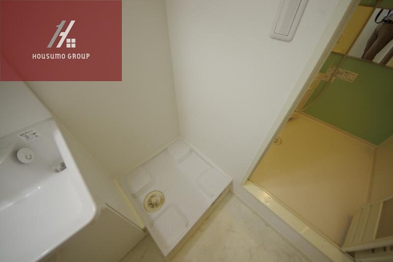 物件内観写真12　(明るい色調の室内です)