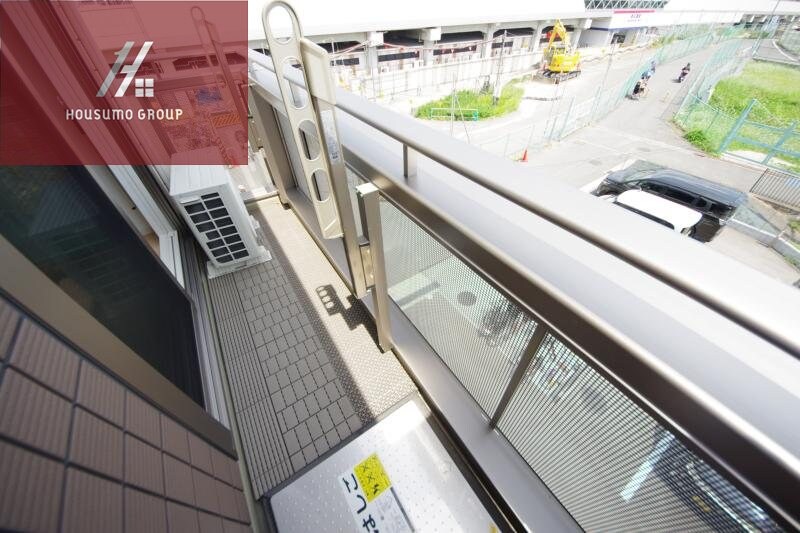 物件内観写真13　(お洗濯にも便利なバルコニー付き)