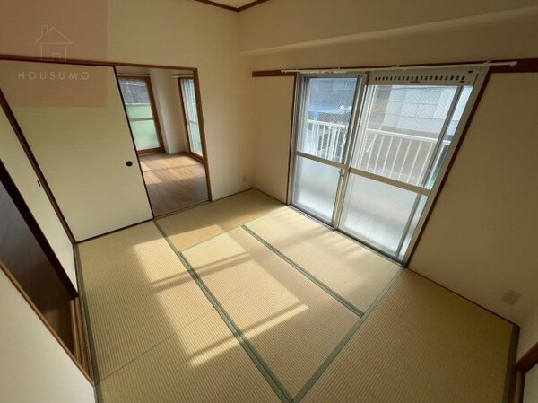 和室(明るい和室です)