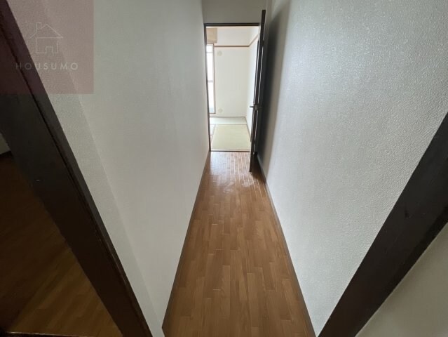 物件内観写真16　(おしゃれな居間です)