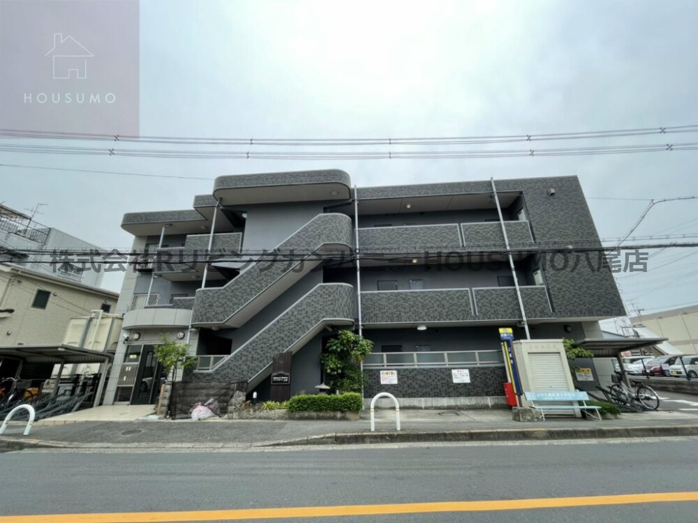 物件外観写真1　(外観もきれいです)