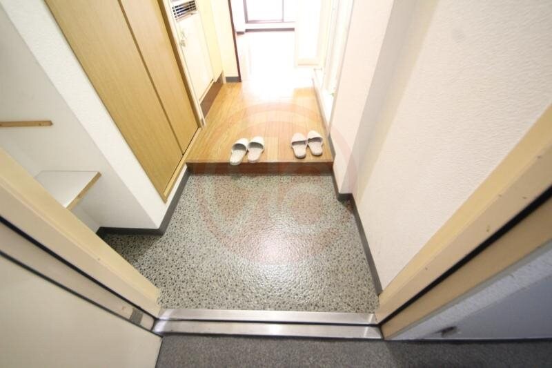 物件内観写真16　(収納もある玄関です)