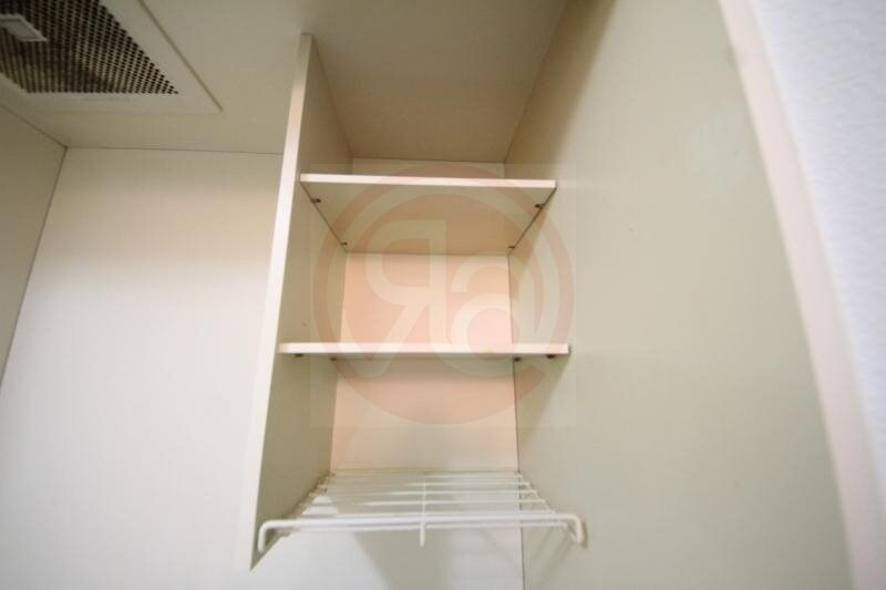 物件内観写真23　(便利な収納スペースです)