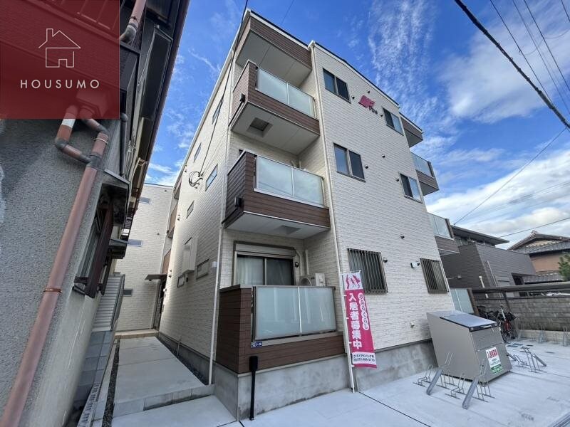 物件外観写真1　(外観もきれいです)