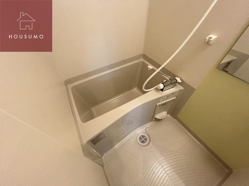 物件内観写真7　(日々の疲れを癒すお風呂付です)