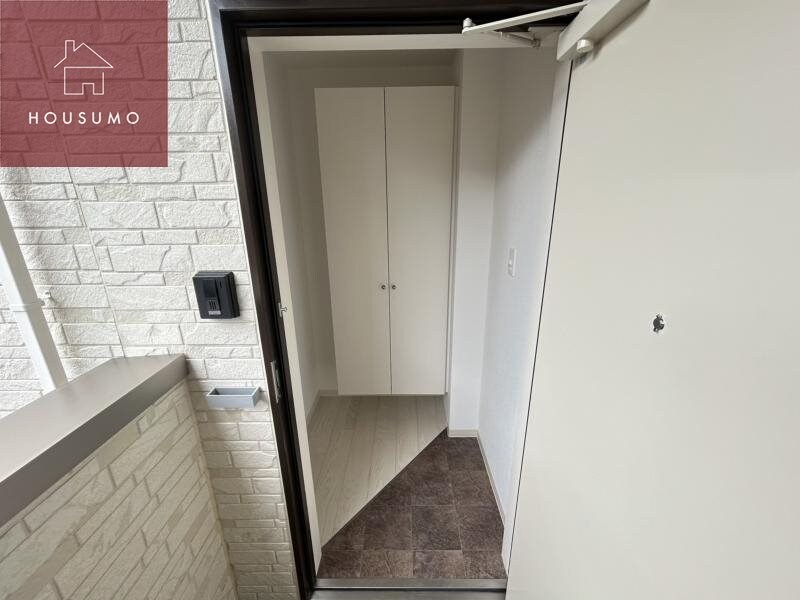 物件内観写真10　(きれいな玄関です)