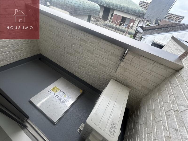 物件内観写真13　(お洗濯にも便利なバルコニー付き)