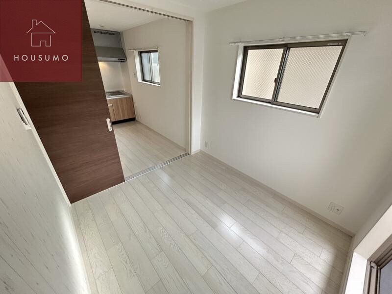 物件内観写真27　(明るい洋室です)