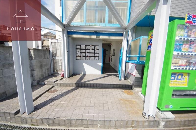 物件外観写真3　(ゆとりのあるロビーです)