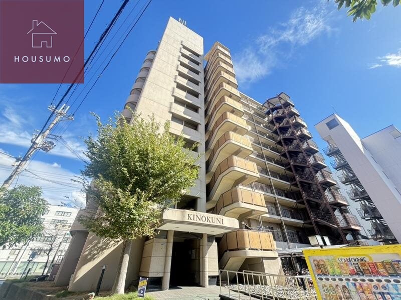 物件外観写真1　(落ち着いた雰囲気の外観です)