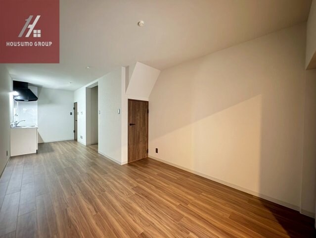 物件内観写真4　(ゆったりとしたリビングです)