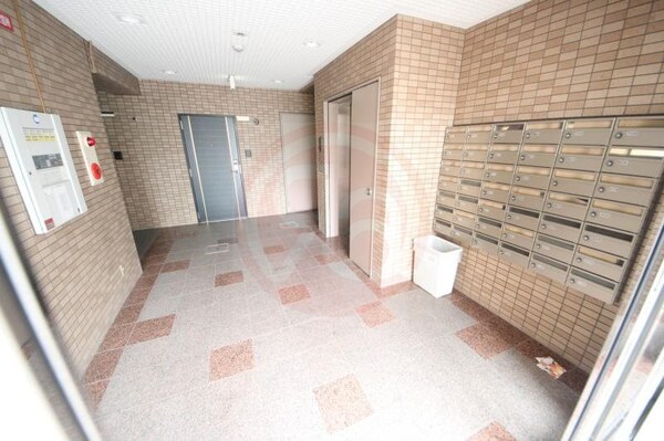 エントランス(建物の内部です)