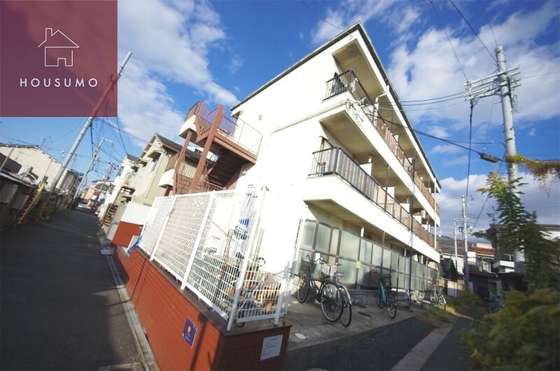 物件外観写真1　(外観は落ち着いています)