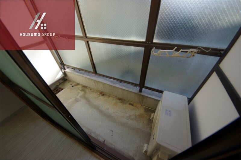 物件内観写真12　(開放的で明るい空間を演出してくれるバルコニーです)