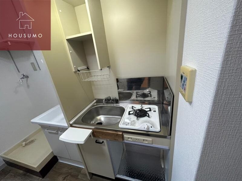 物件内観写真6　(コンパクトなキッチンで掃除もラクラク)