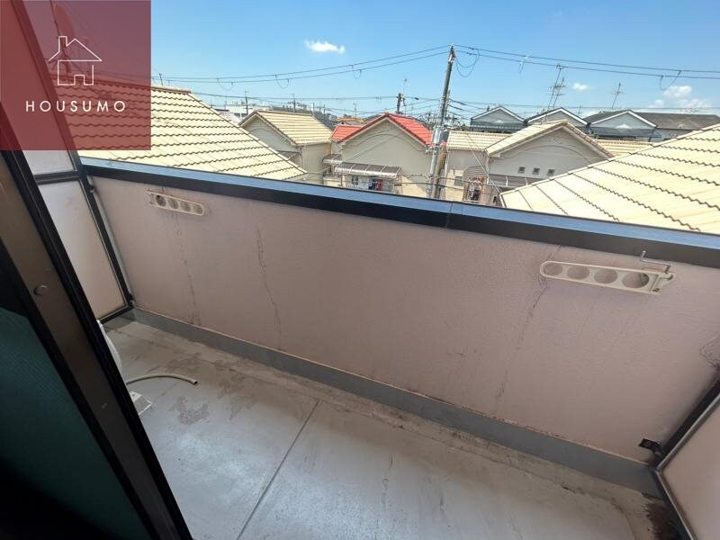 物件内観写真13　(お洗濯にも便利なバルコニー付き)