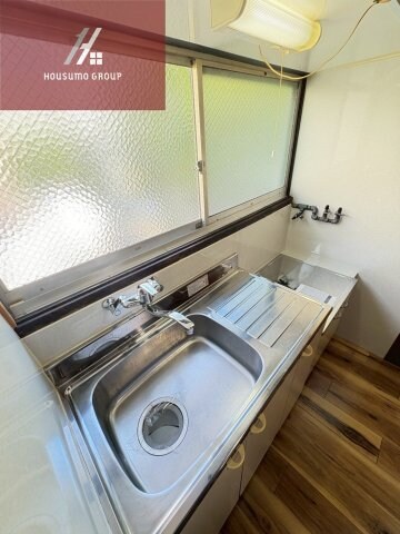 物件内観写真7　(コンパクトなキッチンで掃除もラクラク)