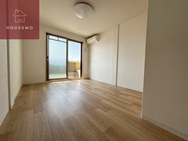 物件内観写真5　(使いやすいリビングです)