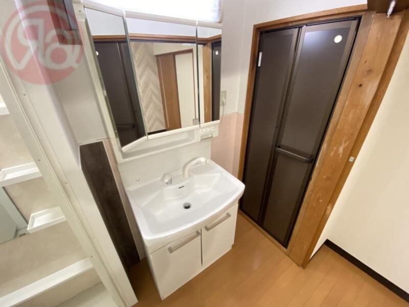 物件内観写真21　(コンパクトで使いやすい洗面所)