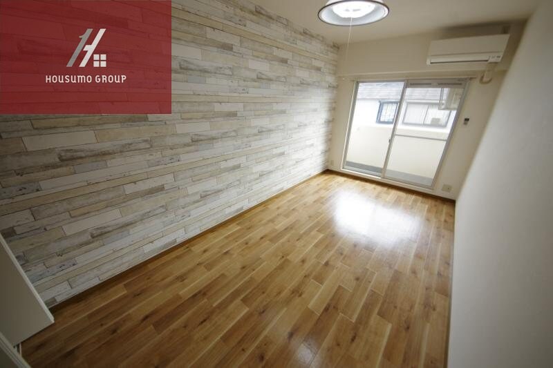 物件内観写真3　(ゆったり過ごせる居間です)