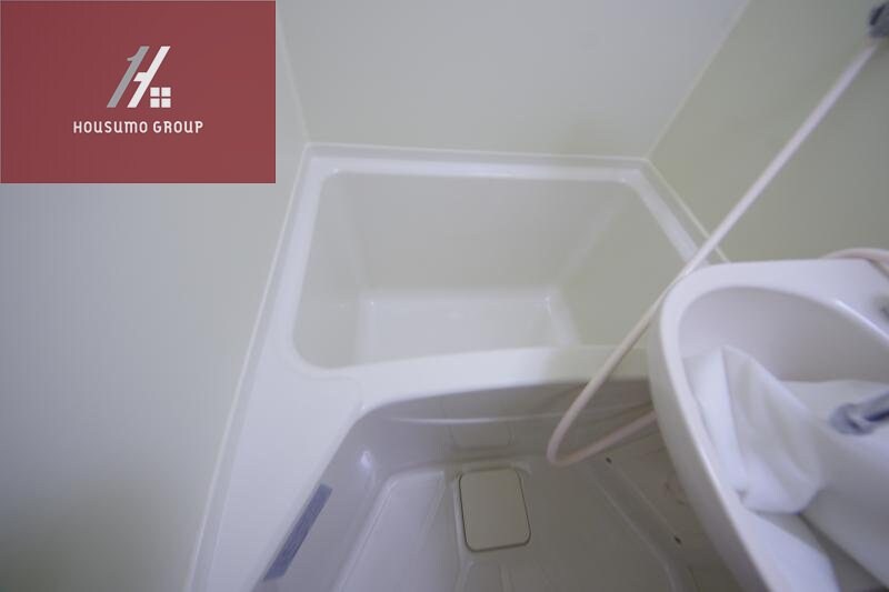 物件内観写真8　(明るい玄関です)