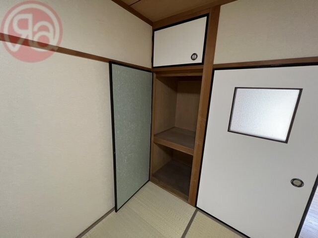 物件内観写真23　(小物を収納するのに便利です)