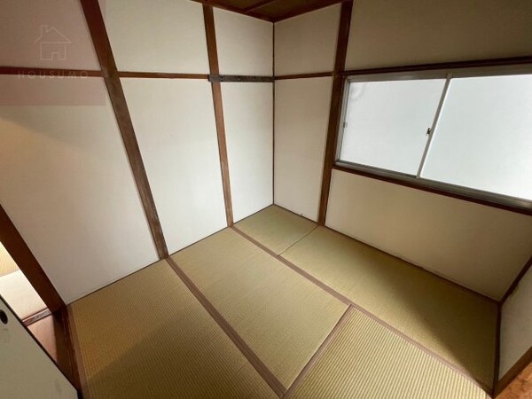 和室(フローリングだけでなく、和室もあります)
