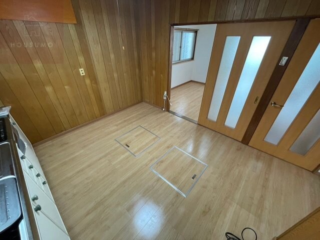 物件内観写真27　(おしゃれな居間です)