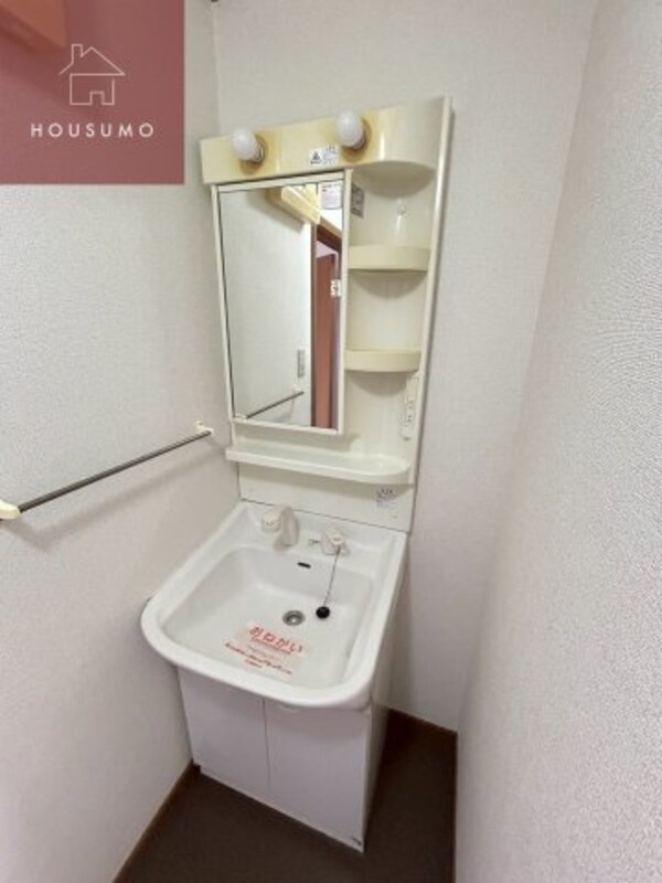 独立洗面台(同施工会社・同型モデルの室内です。（参考写真・イメージ写真）)