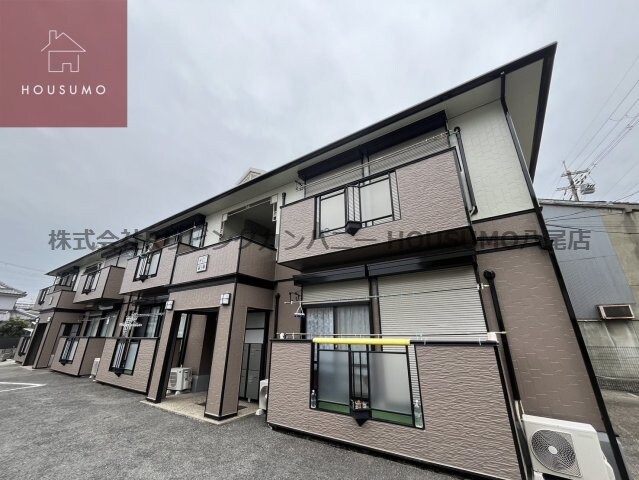 物件外観写真1　(建物外観を気になさる方へ、見た目の良い物件です)