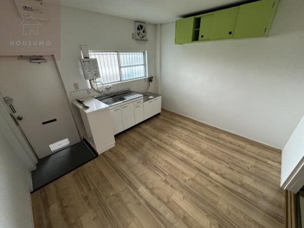 物件内観写真3　(リビングです)