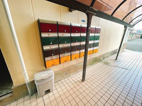 建物設備(清潔なロビーです)